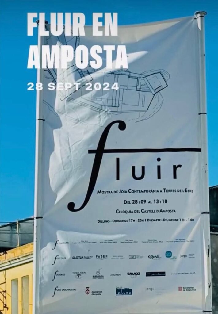 Fluir contemporary jewellery exhibition banner, Castell d Amposta